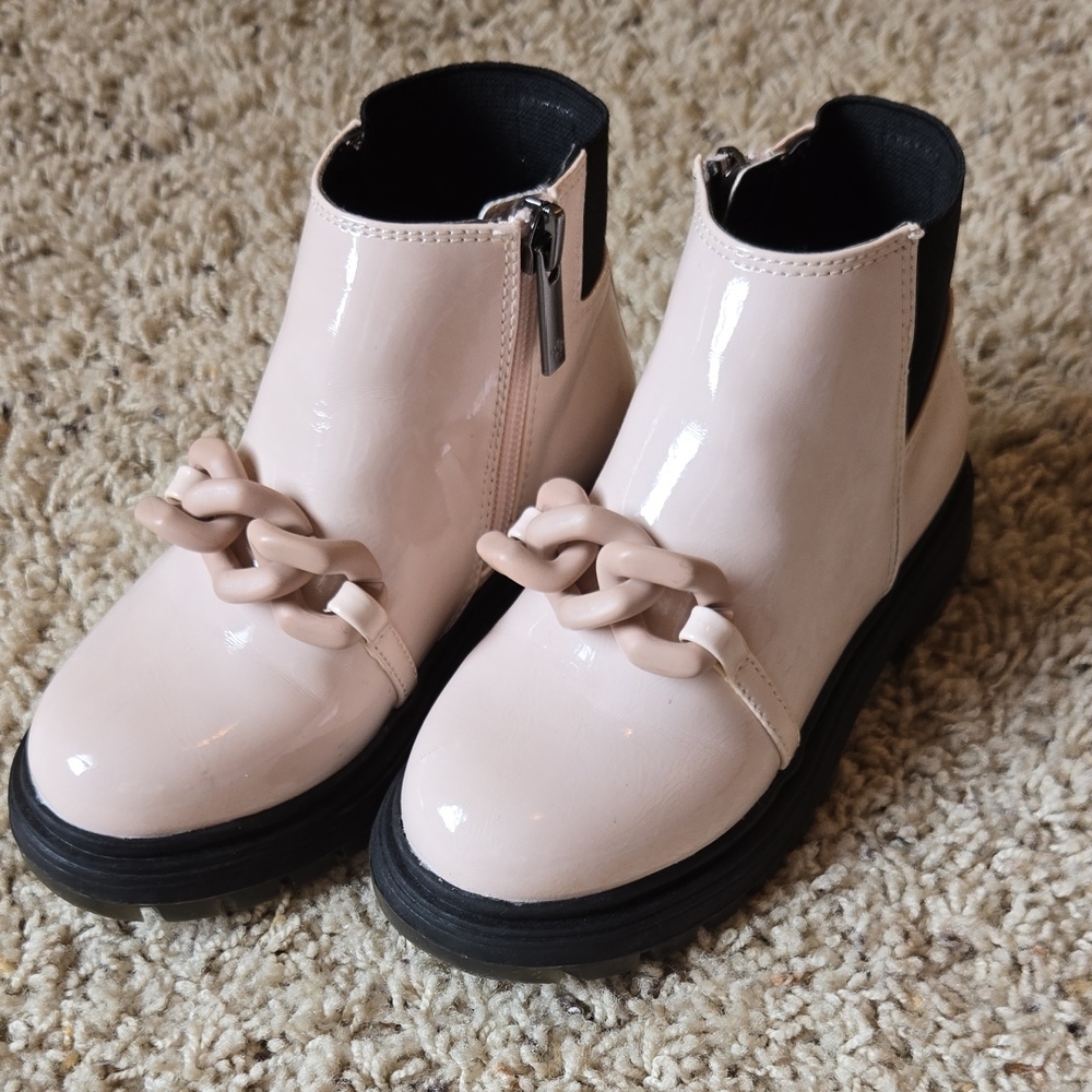 Nina Kids Boots in Glossy Pink with Chain Detail